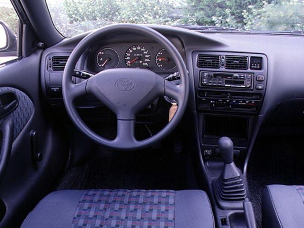 Toyota Corolla VII (E100) салон